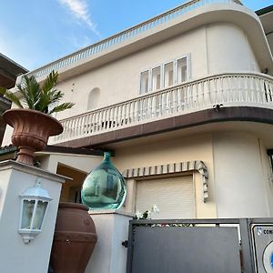 Al Mare 54 Luxury Guest House